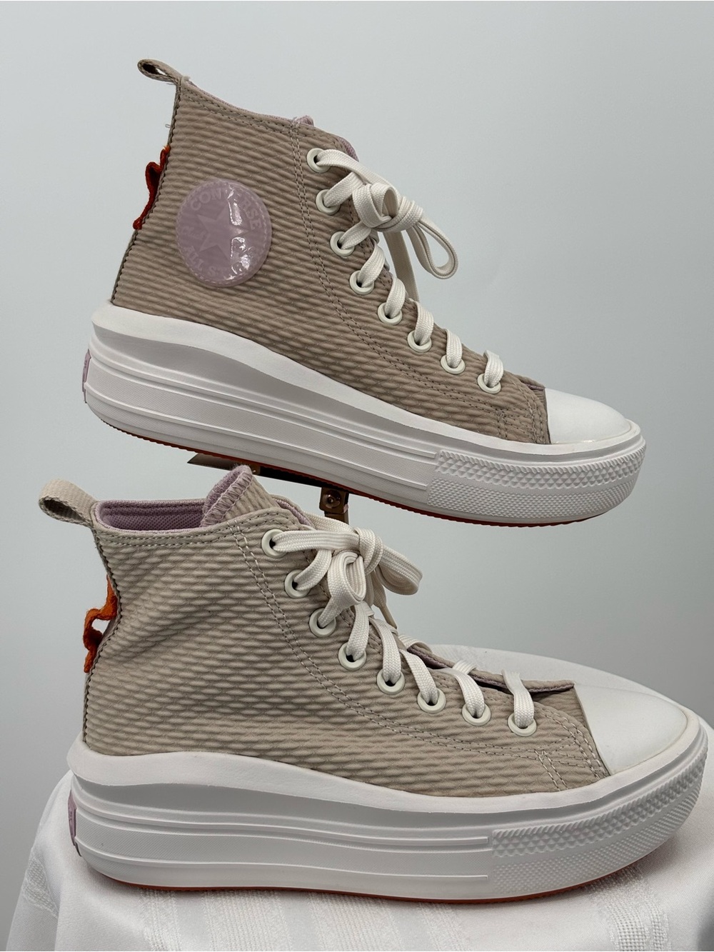 Converse Chuck Taylor All Star High Top Textured Beige Light Pink Logo, Size 7